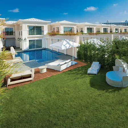 Resort Titanic Deluxe Golf 5*